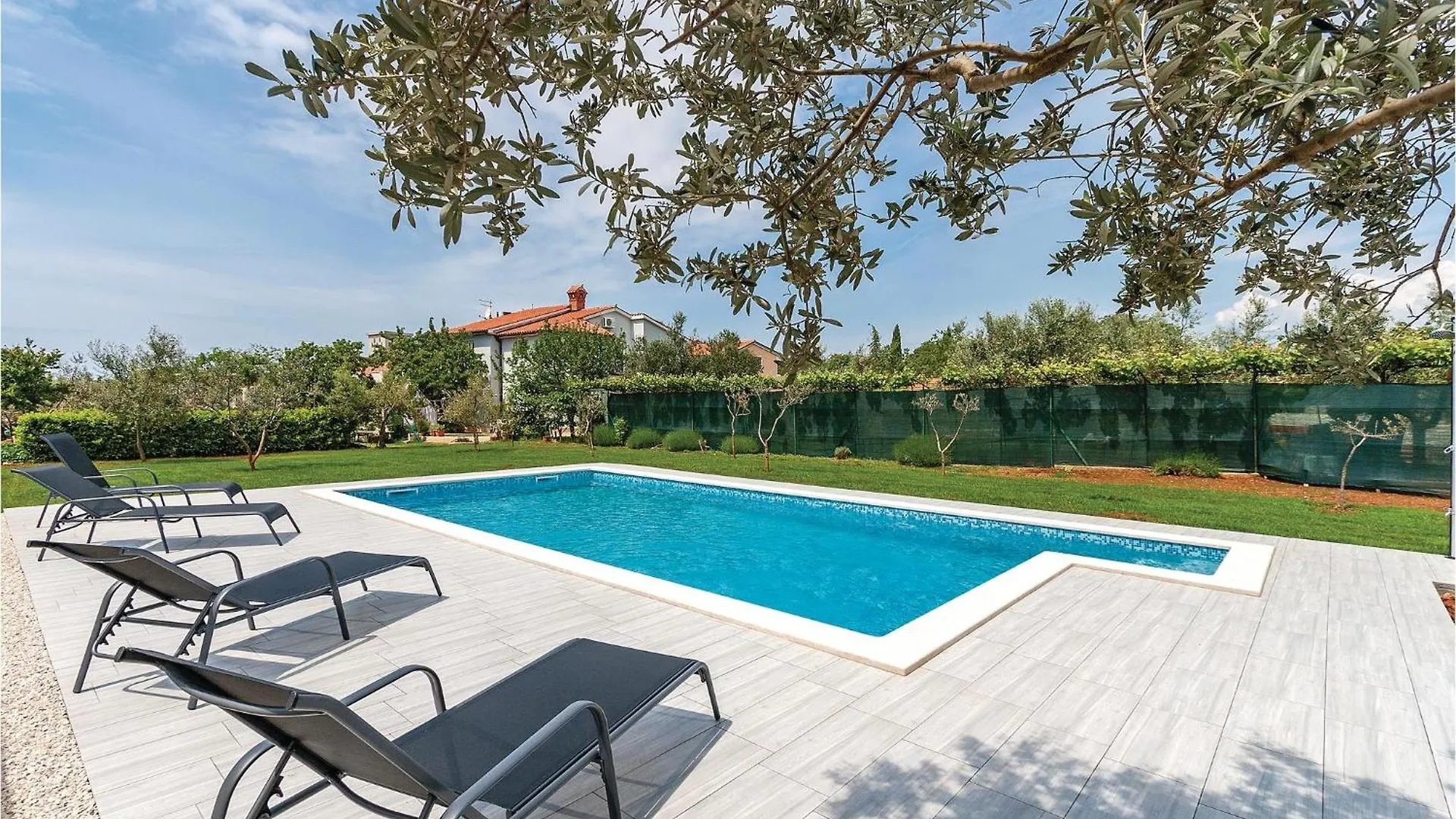 2 Bedroom Lovely Home In Fažana